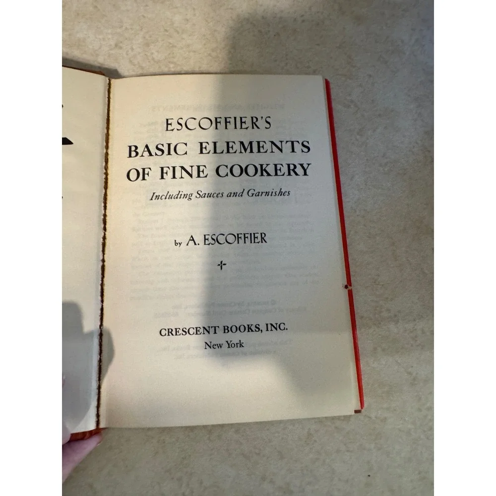 Crescent Books escoffier basic